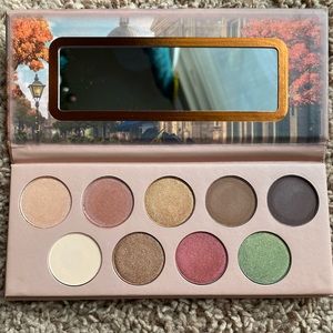 Essence Bonjour Montreal Eyeshadow Palette